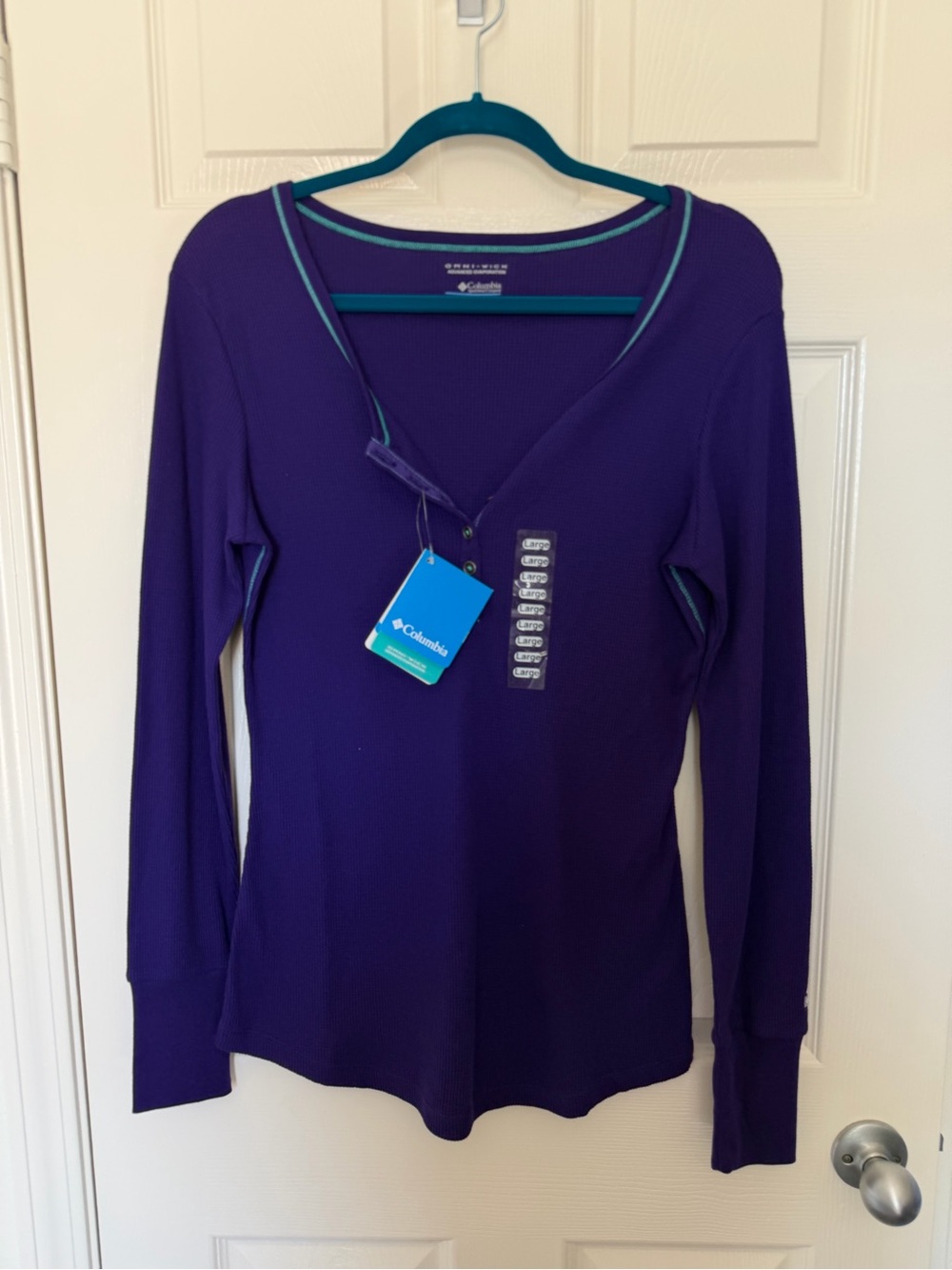 Columbia Women's Long-Sleeve Purple Henley Thermal Top, size large